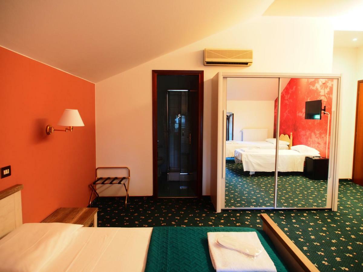 Albinea Hotel Parco Fola מראה חיצוני תמונה
