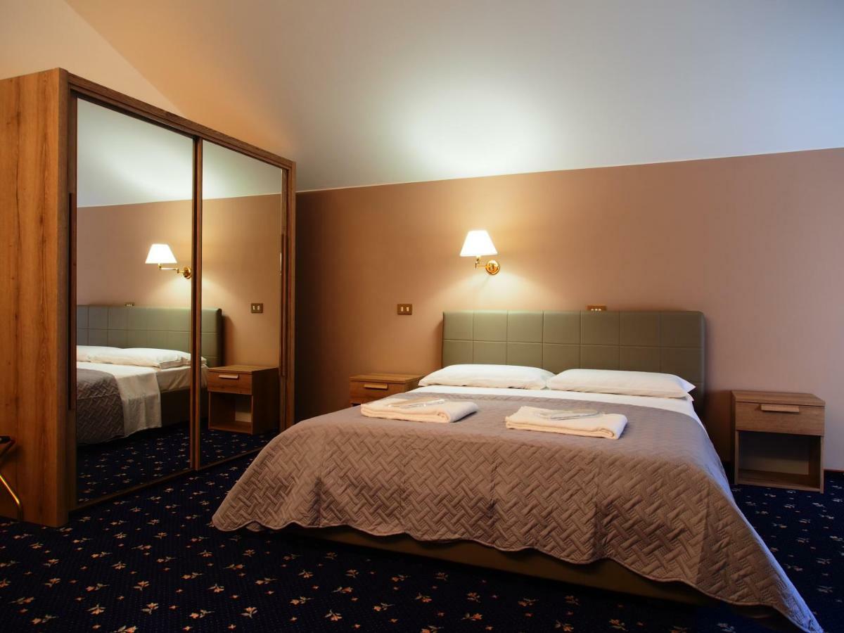Albinea Hotel Parco Fola מראה חיצוני תמונה